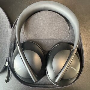 Bose noise cancelling headphones 700